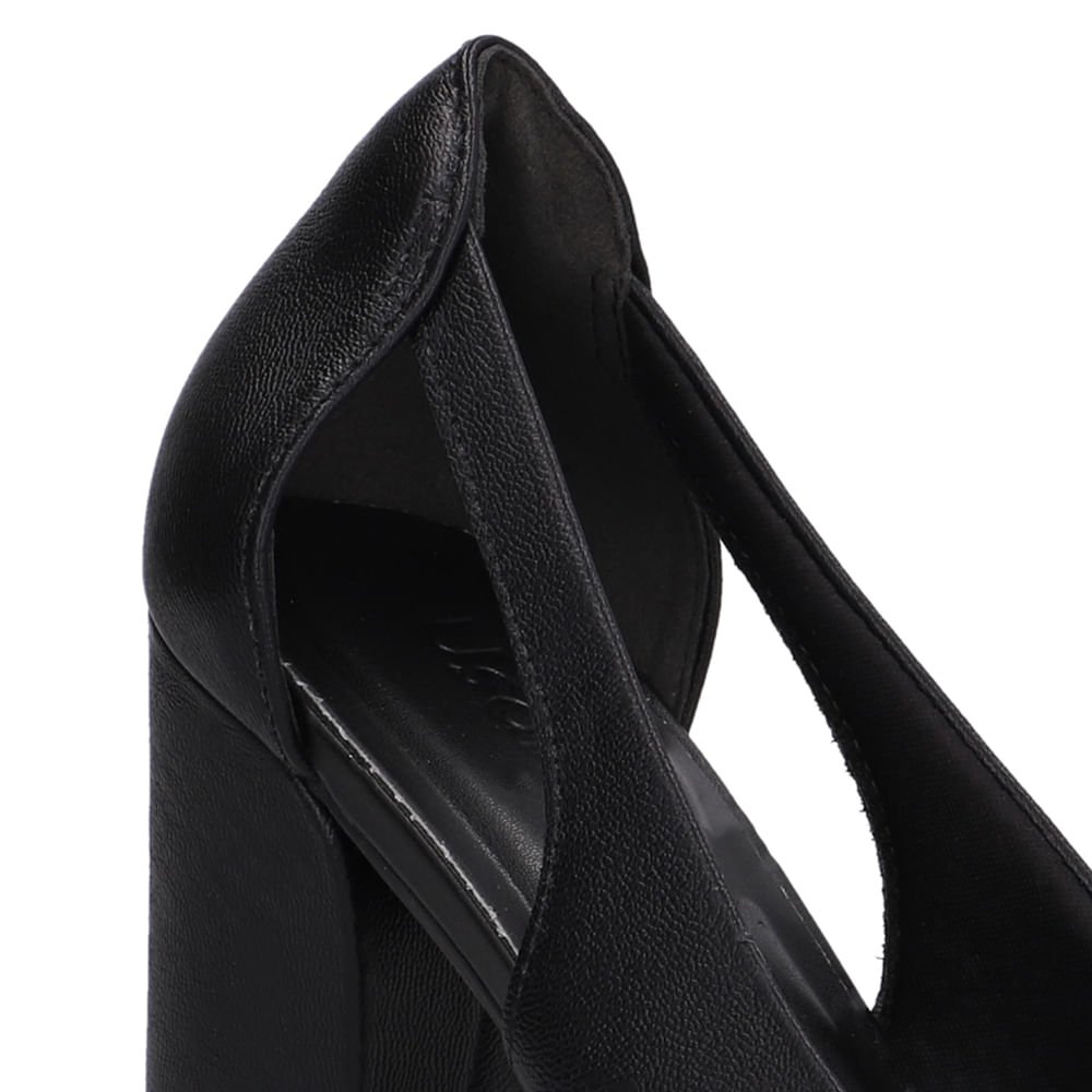 Scarpin Couro Preto Detalhe Recorte Preto 4