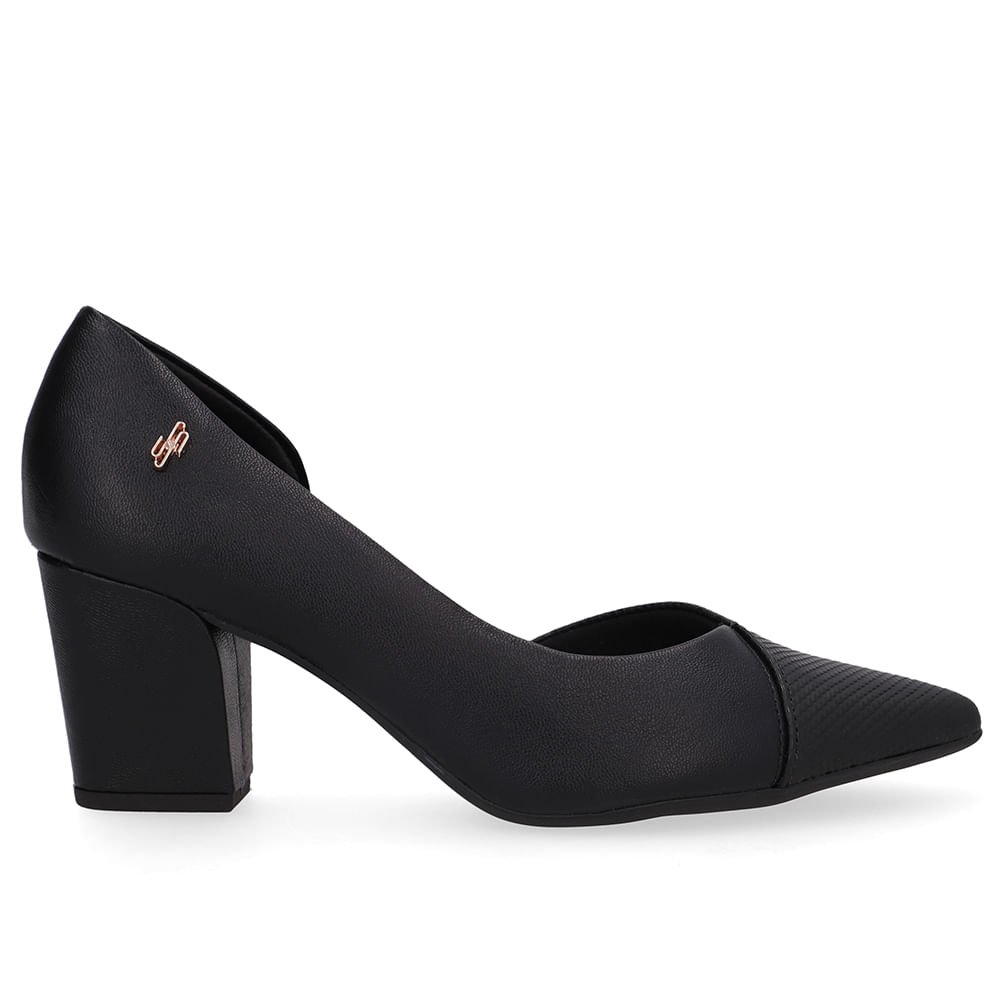 Scarpin Couro Preto Bico Fino Recorte Lateral