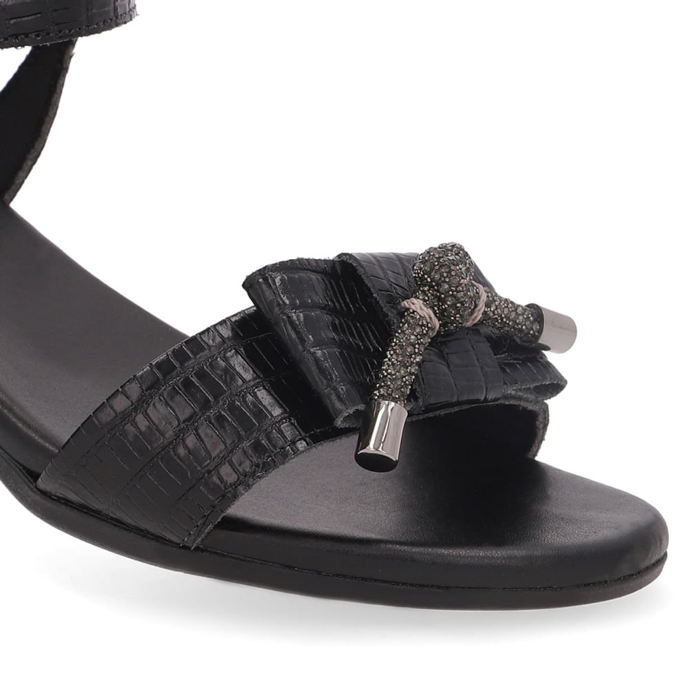 Sandália Couro Preta Enfeite Brilho Preto 4