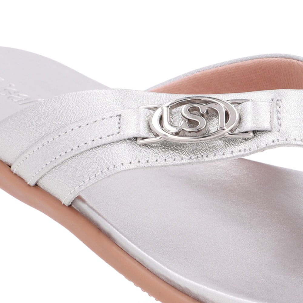 Chinelo Tira Couro Prata Monograma Prata 4