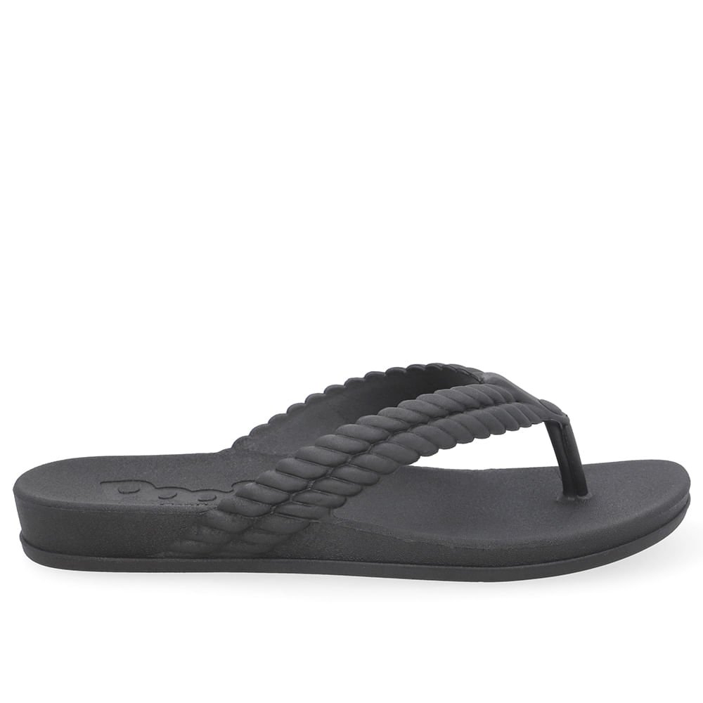 Chinelo Preto Poofy Tira Trabalhada
