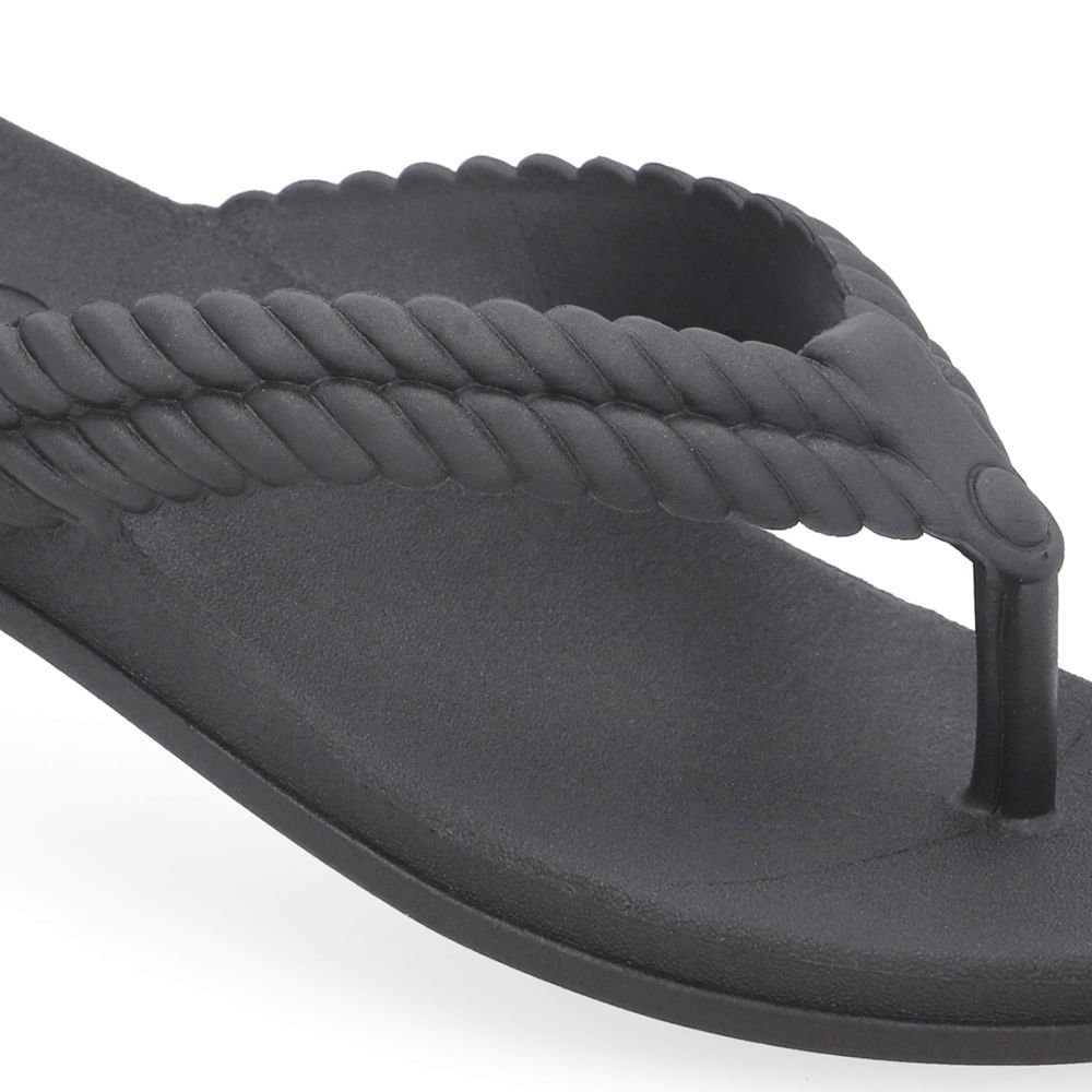Chinelo Preto Poofy Tira Trabalhada Preto 4
