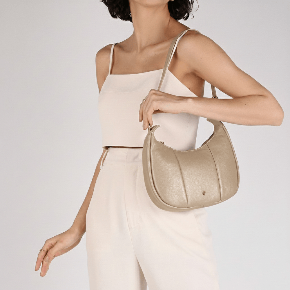 Bolsa Hobo Couro Metalizada Dourada Detalhe Bordado Dourado 4
