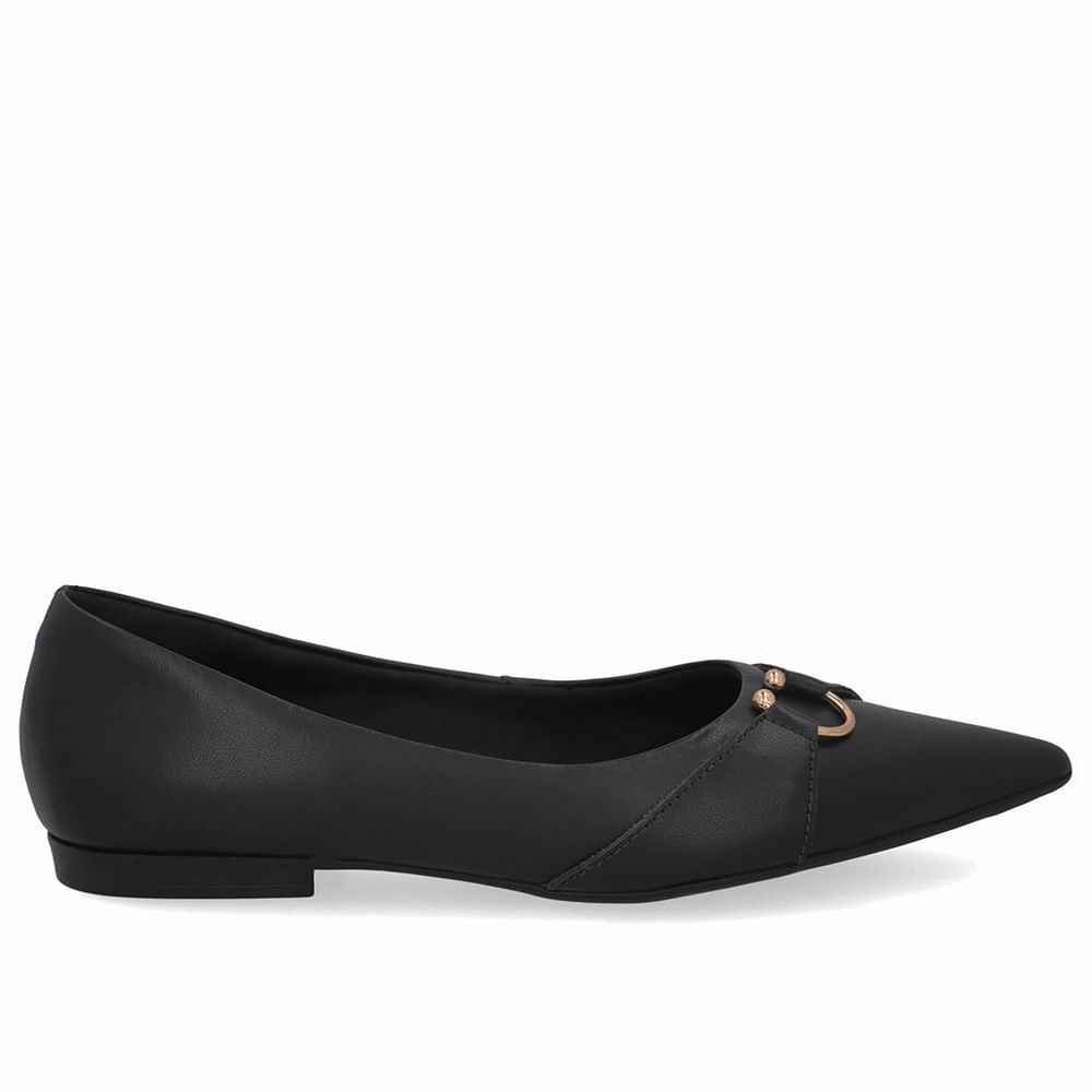 Sapatilha Preta Couro Detalhe Piercing