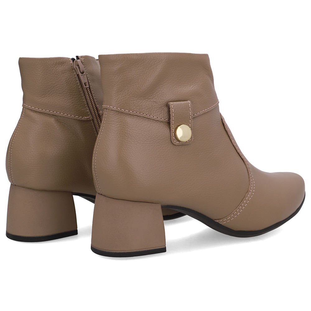Bota Marrom Couro Bico Redondo Marrom 3