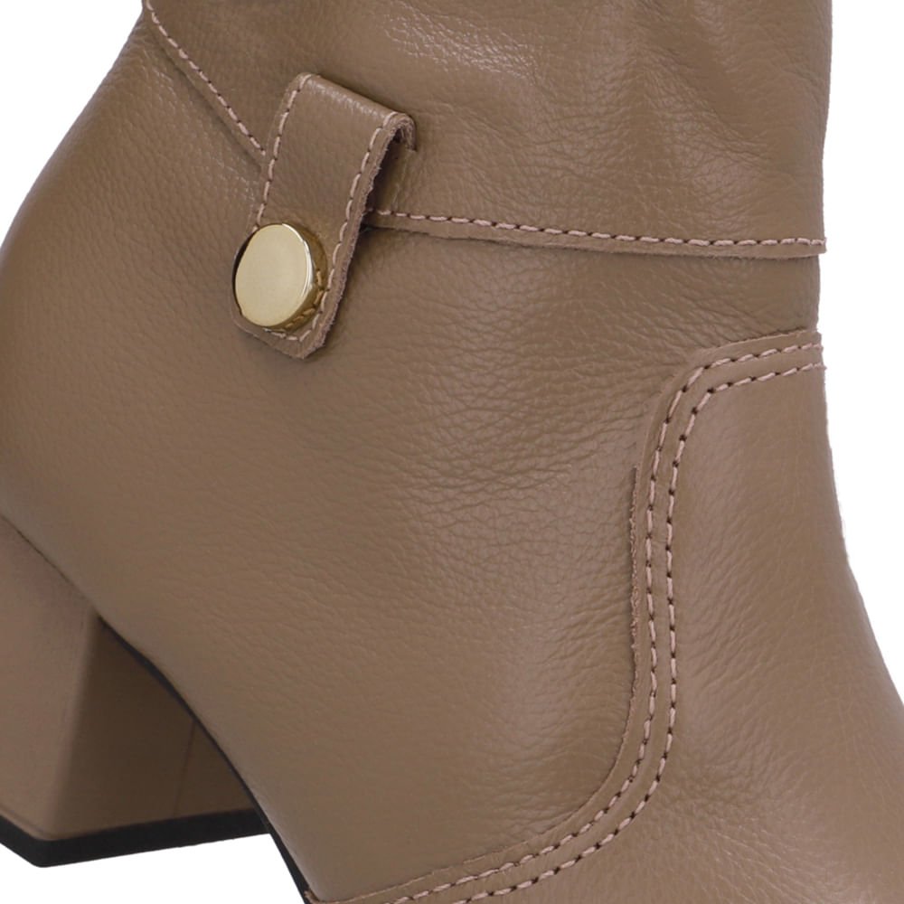 Bota Marrom Couro Bico Redondo Marrom 4