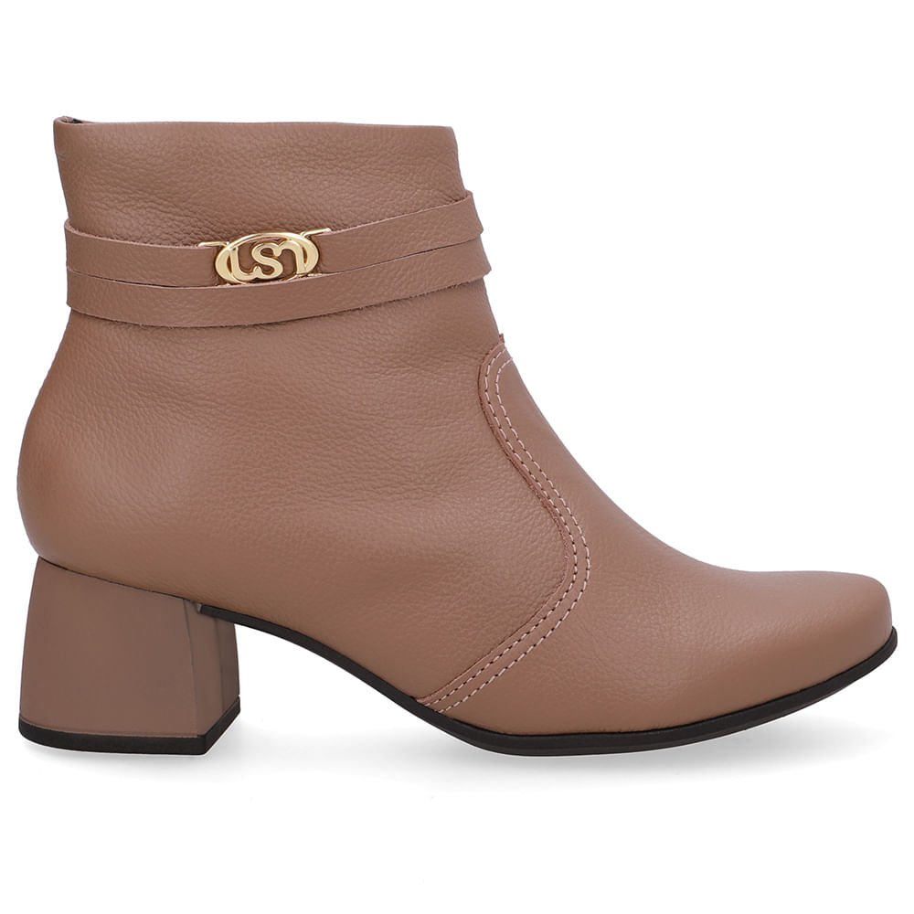 Bota Marrom Couro Bico Redondo Monograma