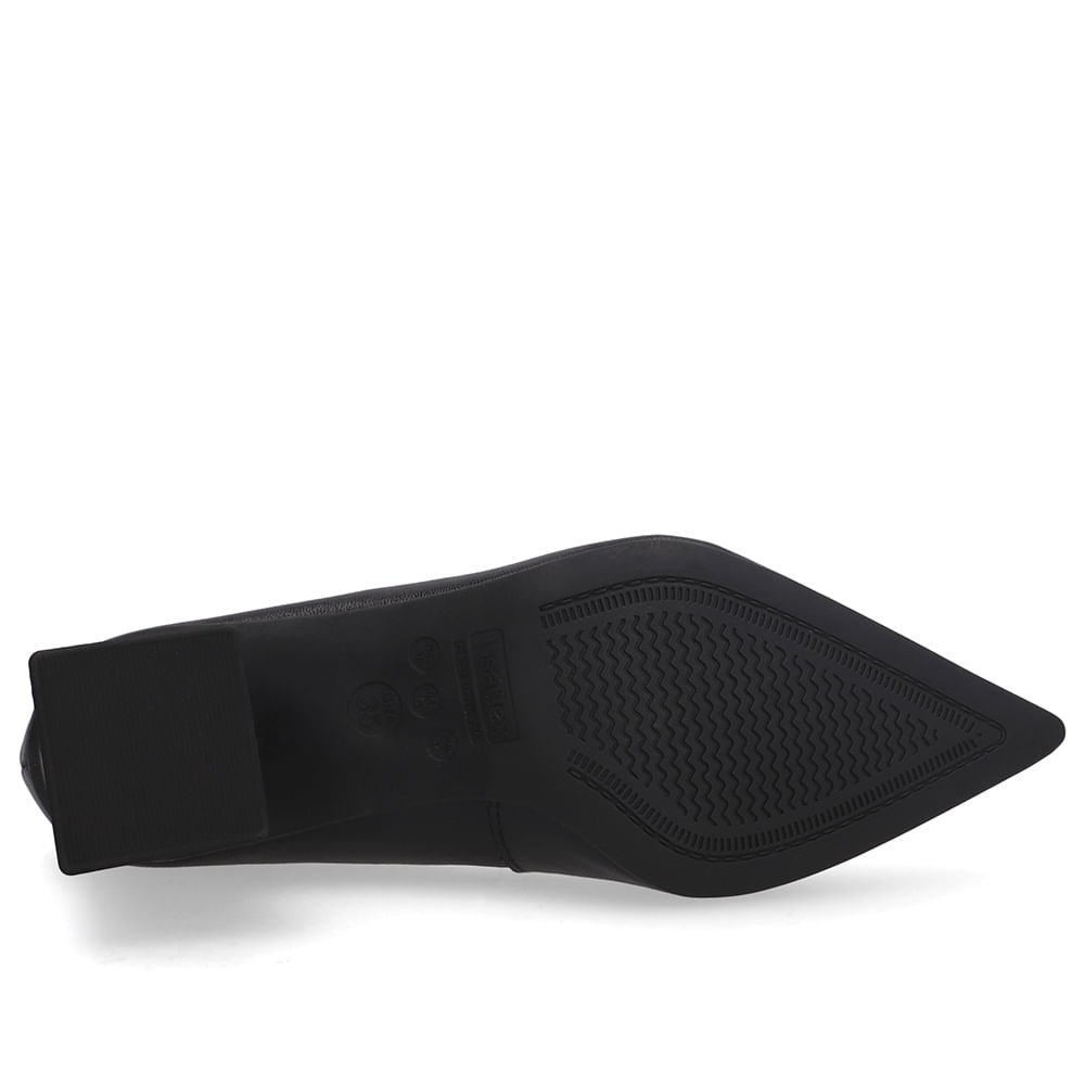 Scarpin Preto Bico Fino Couro Preto 5