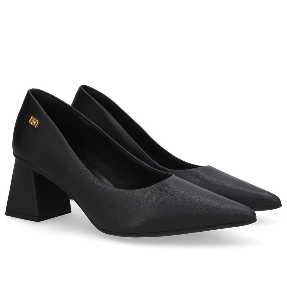 Scarpin Preto Bico Fino Couro Preto 2