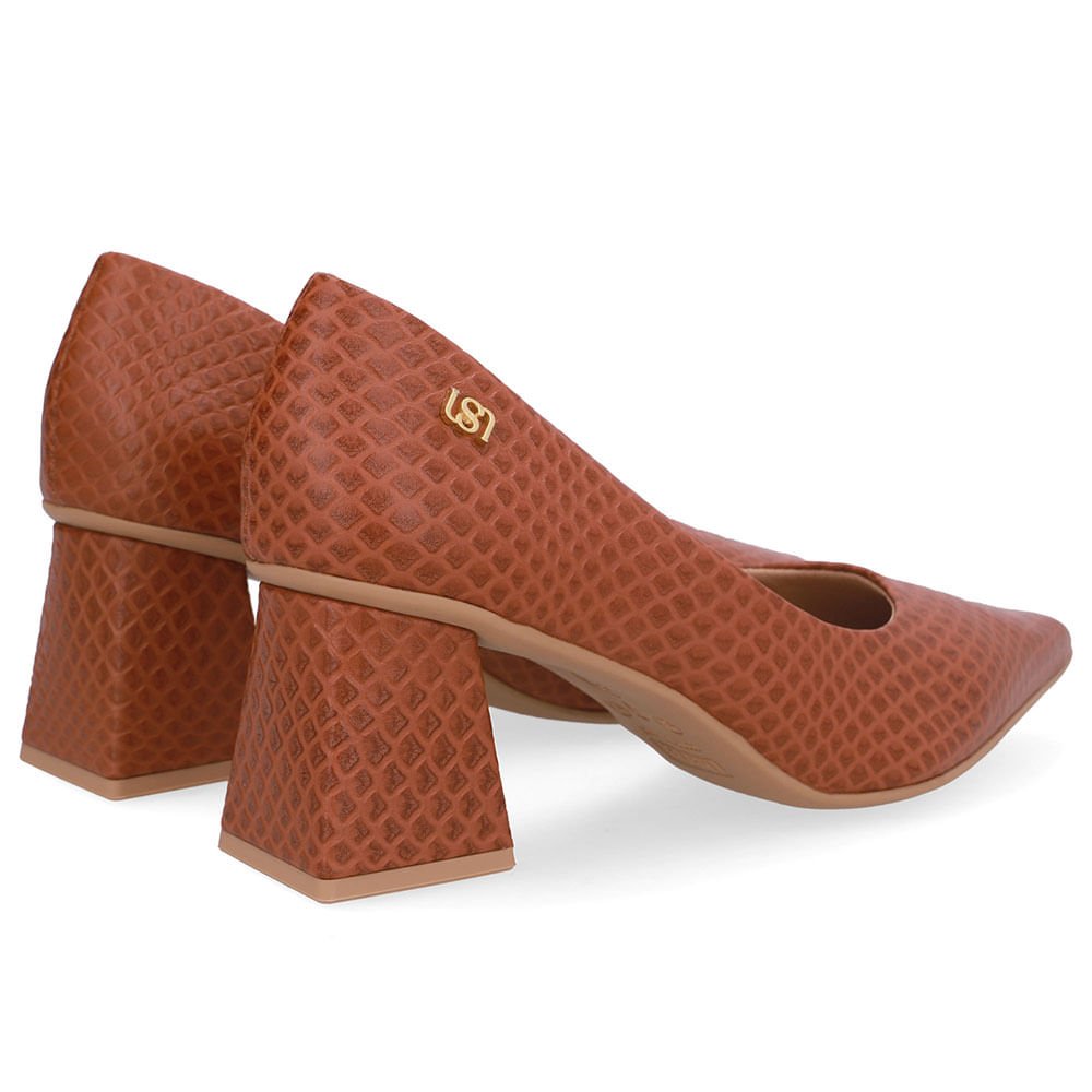 Scarpin Marrom Bico Fino Couro Marrom 3