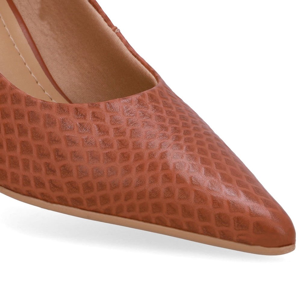 Scarpin Marrom Bico Fino Couro Marrom 4