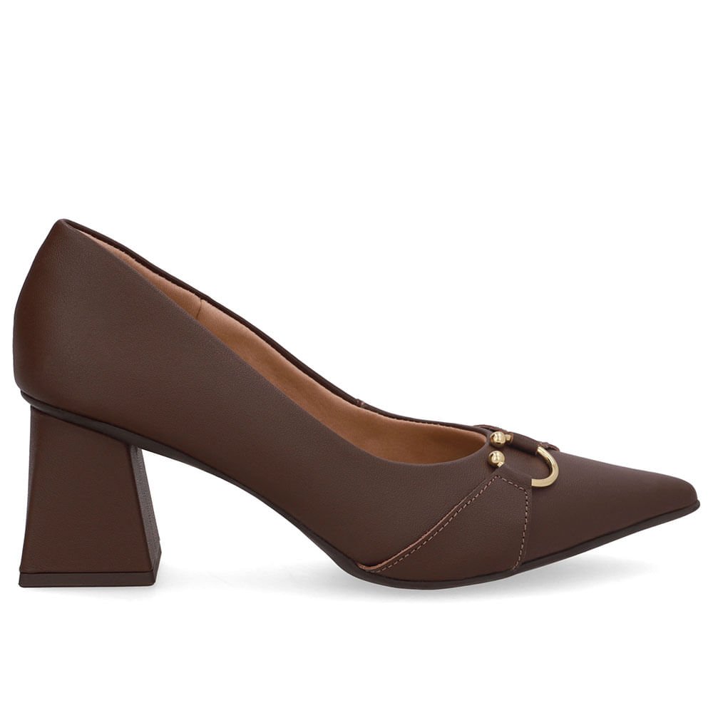 Scarpin Marrom Bico Fino Couro Piercing