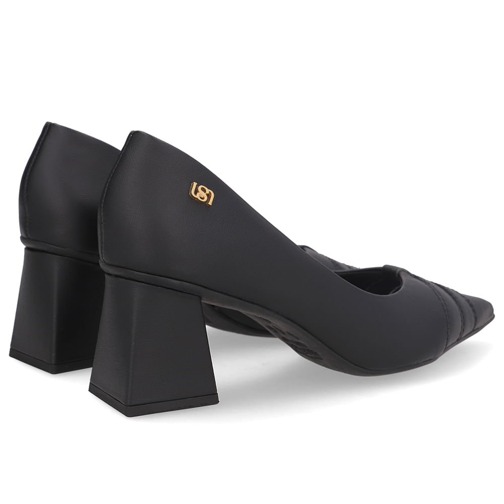 Scarpin Preto Bico Fino Recortes Preto 3