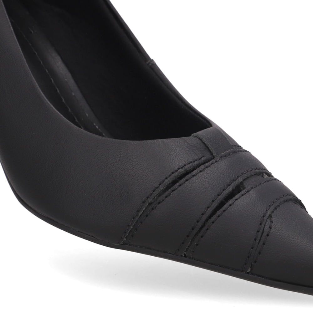 Scarpin Preto Bico Fino Recortes Preto 4