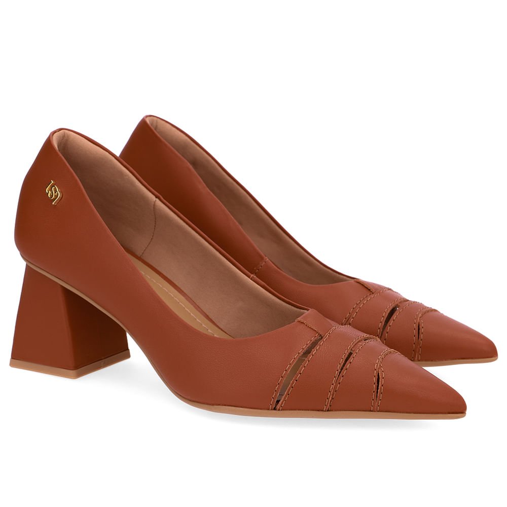 Scarpin Marrom Bico Fino Recortes Marrom 2