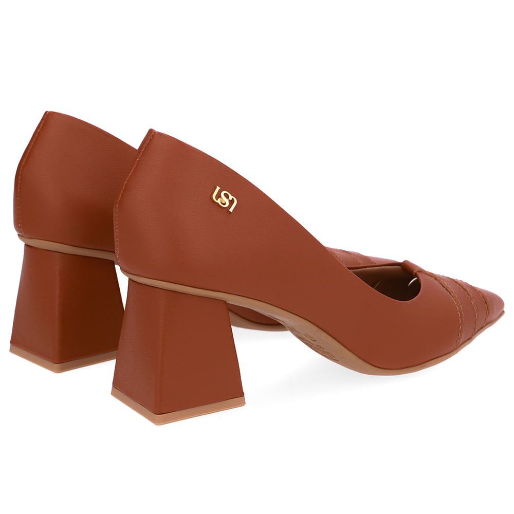 Scarpin Marrom Bico Fino Recortes Marrom 3