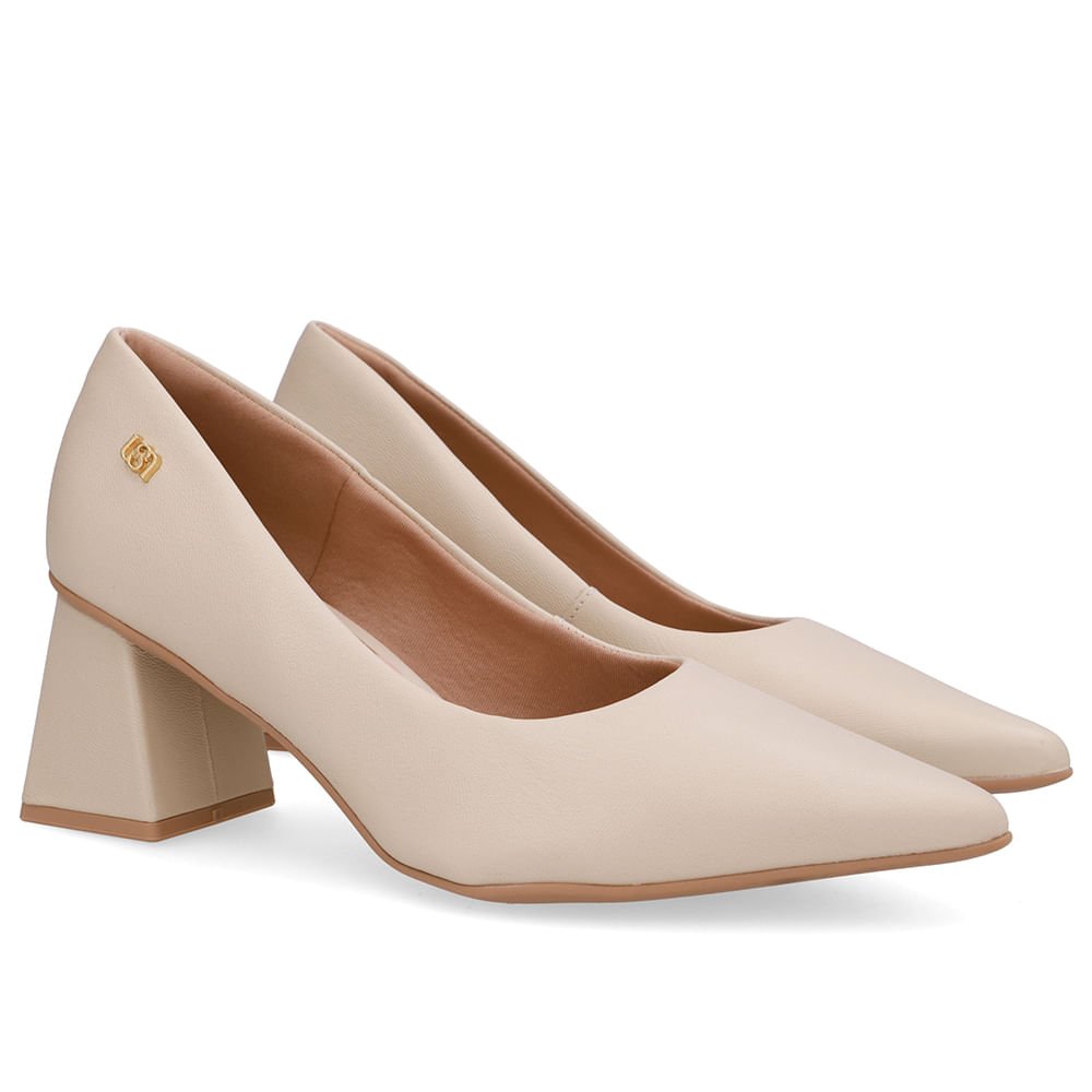 Scarpin Bege Bico Fino Couro Bege 2