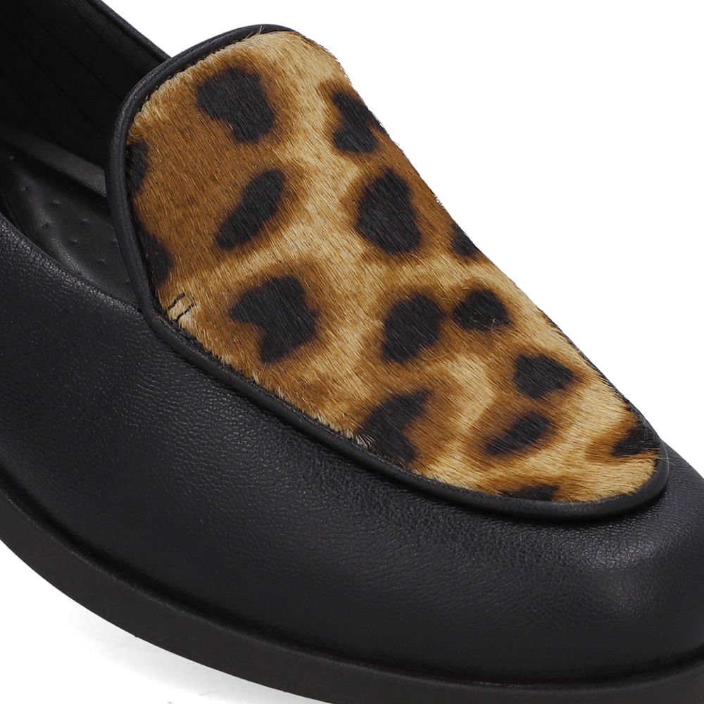 Loafer Couro Preto Detalhe Pelo Preto 4