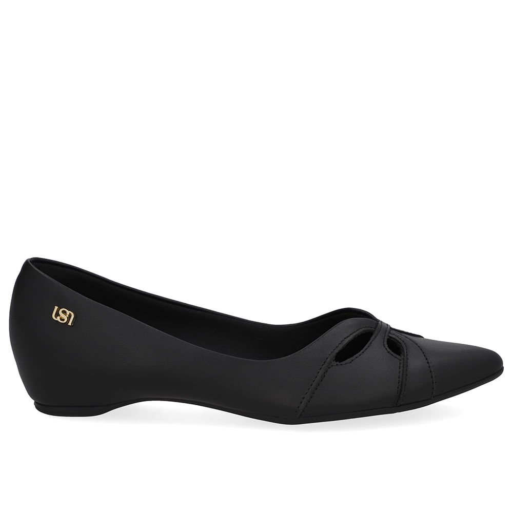 Sapatilha Preta Couro Recortes