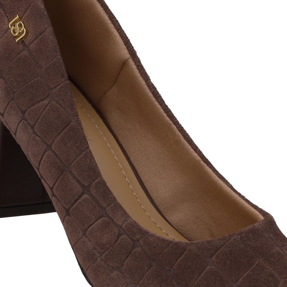 Scarpin Marrom Bico Fino Croco Camurça Marrom 4