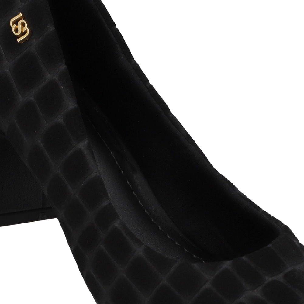 Scarpin Preto Bico Fino Croco Camurça Preto 4