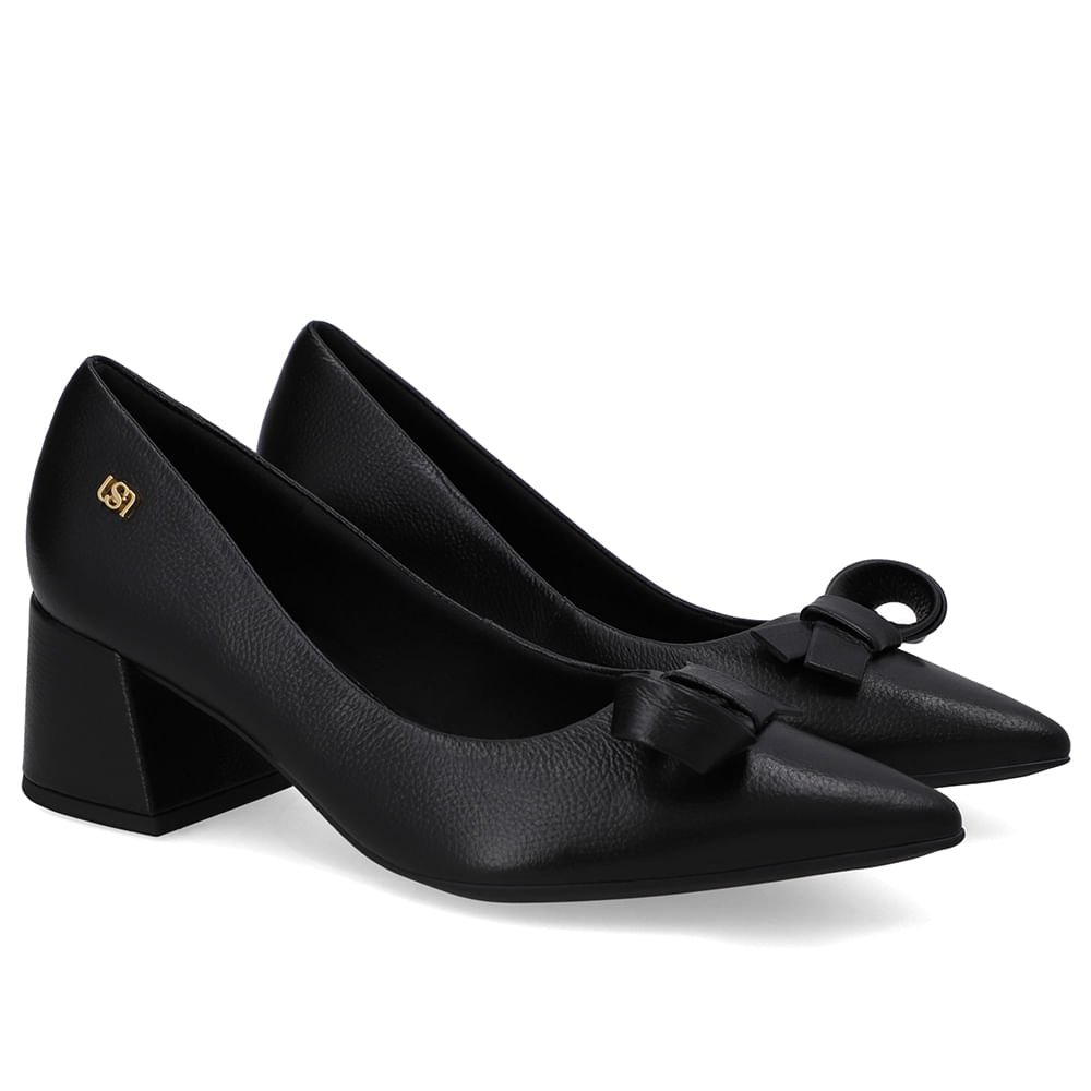 Scarpin Preto Bico Fino Couro Laço Preto 2