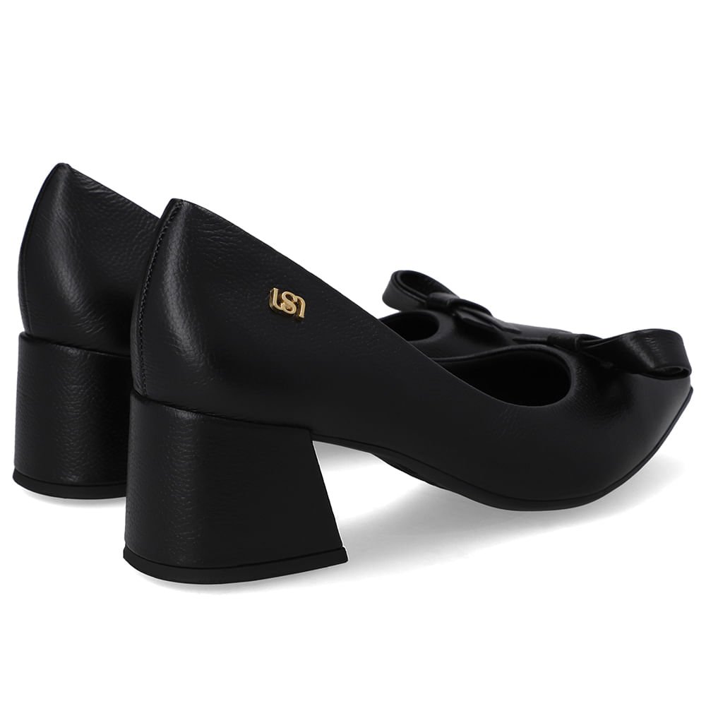 Scarpin Preto Bico Fino Couro Laço Preto 3