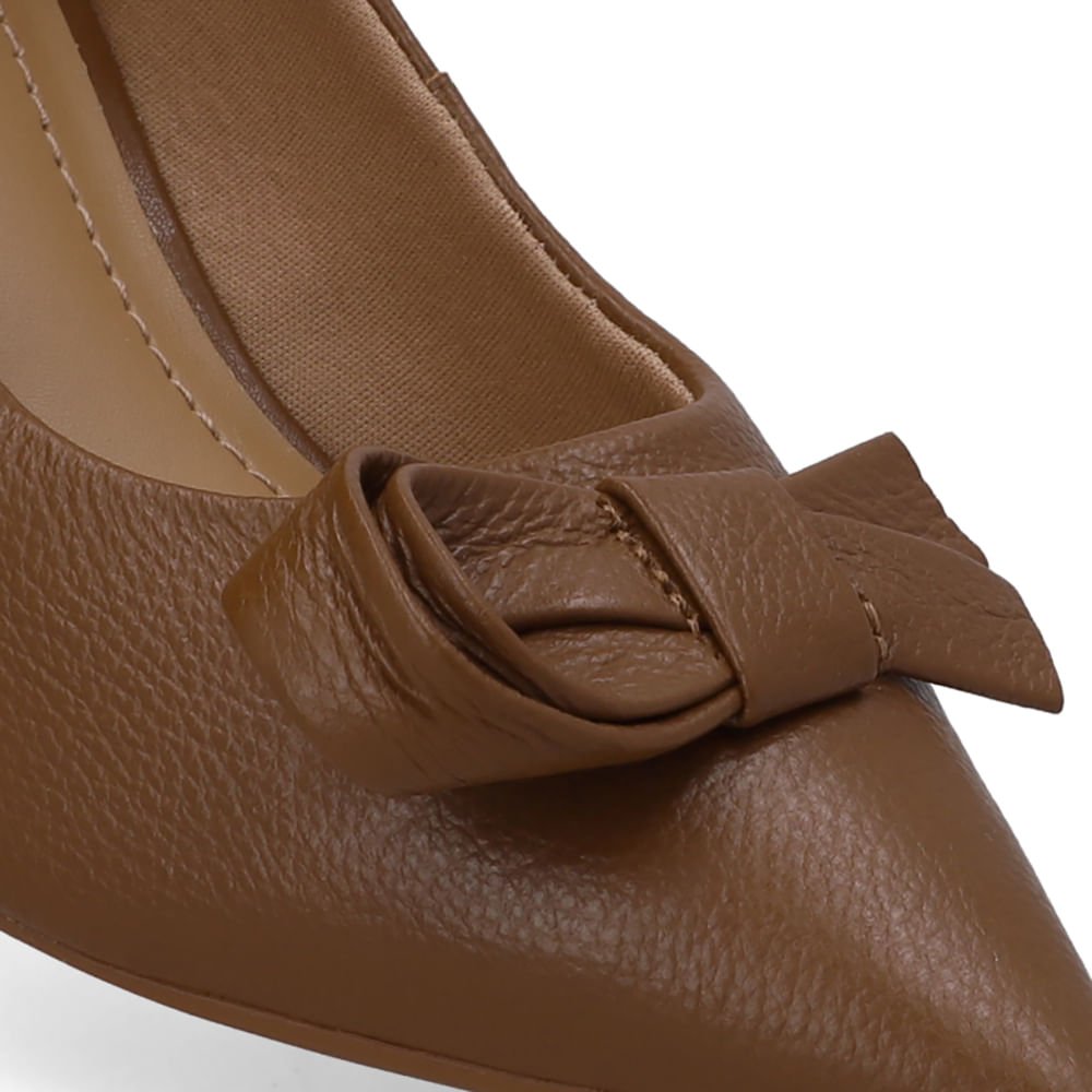 Scarpin Marrom Bico Fino Couro Laço Marrom 4