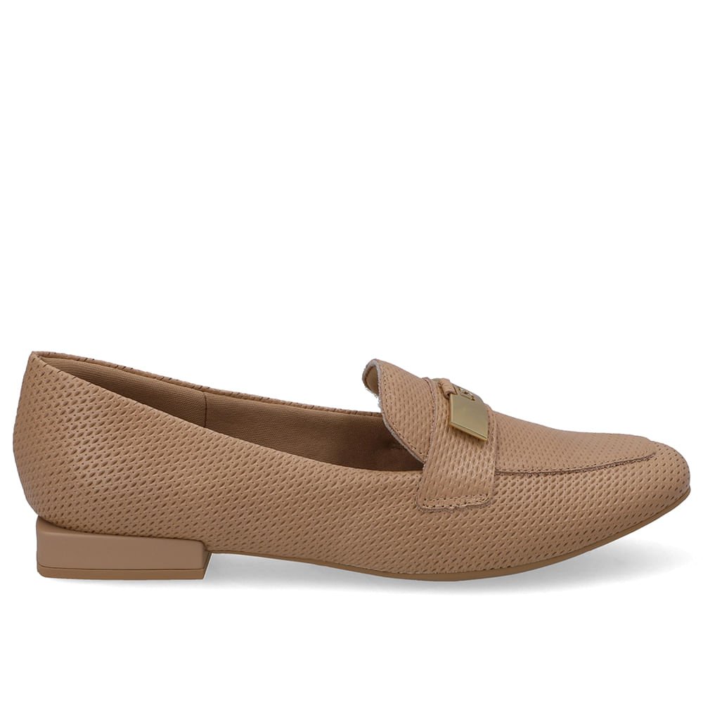 Loafer Bege Couro Salto Bloco Chapa Monograma