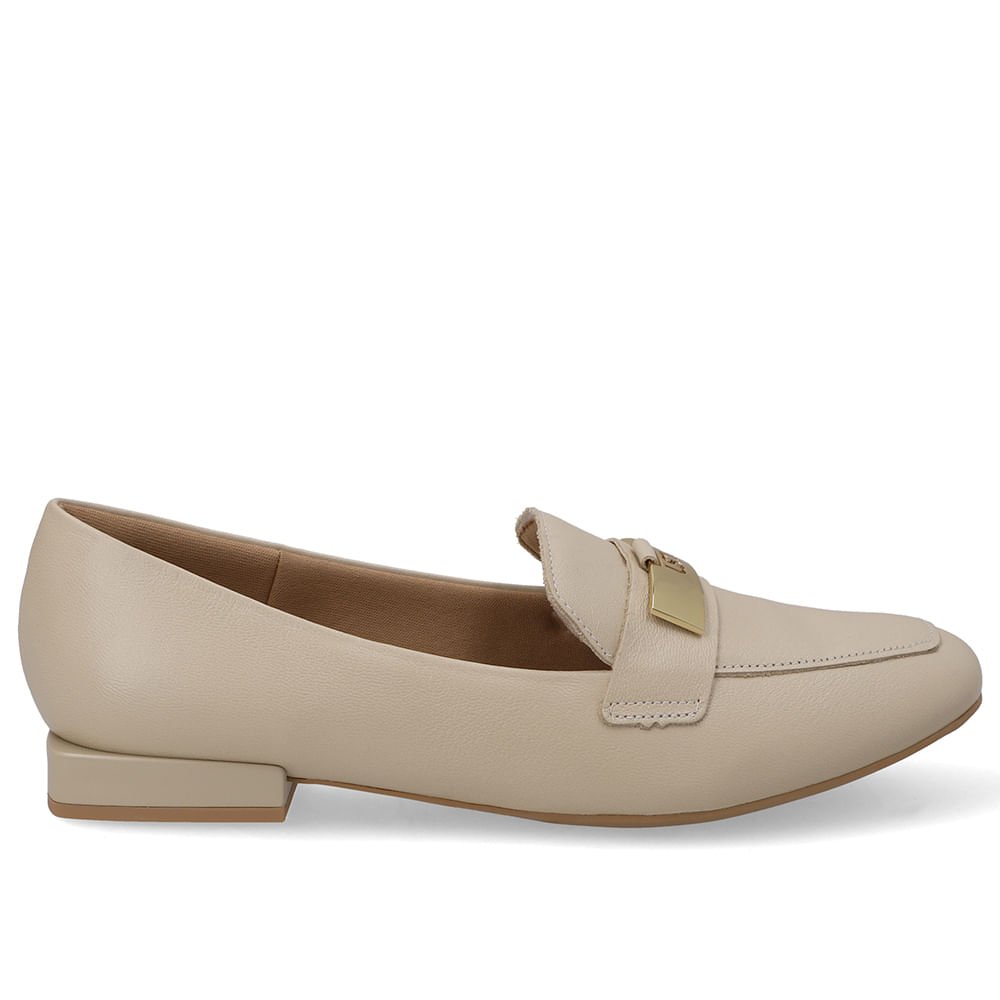 Loafer Bege Couro Salto Bloco Chapa Monograma