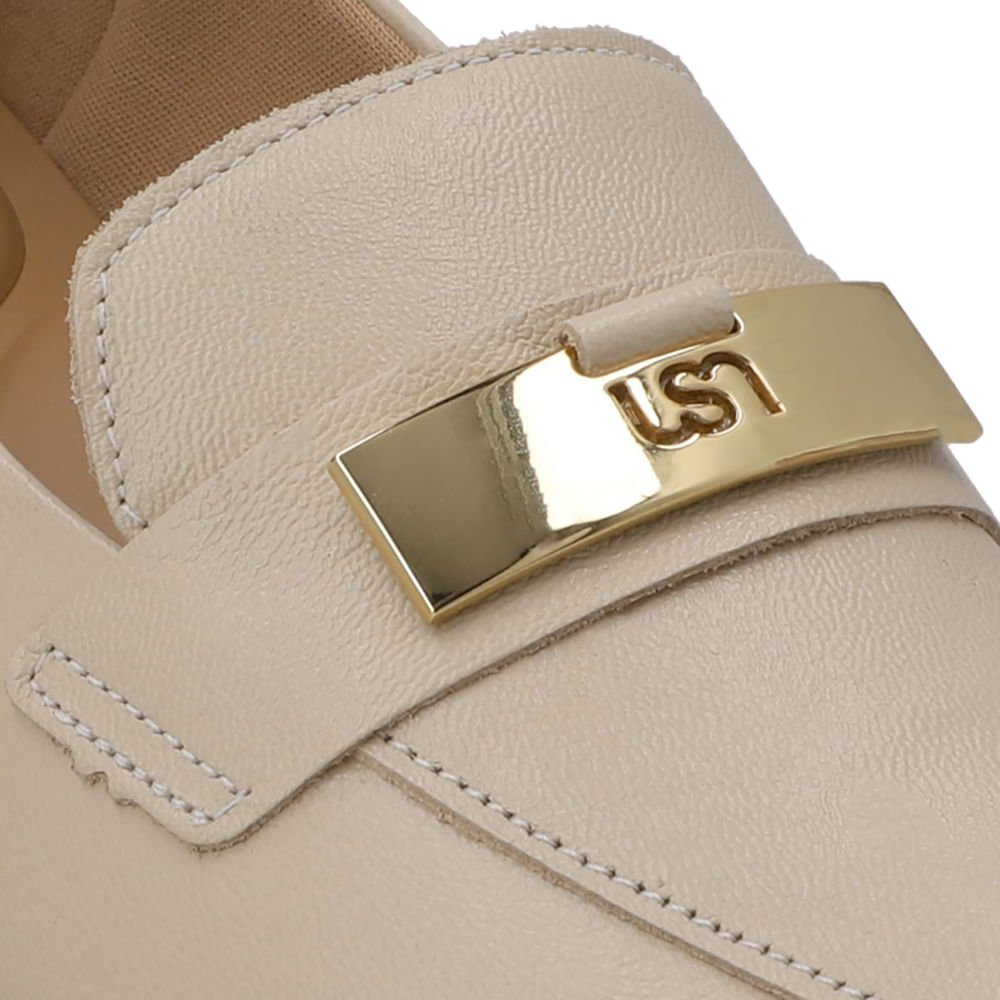 Loafer Bege Couro Salto Bloco Chapa Monograma Bege 4