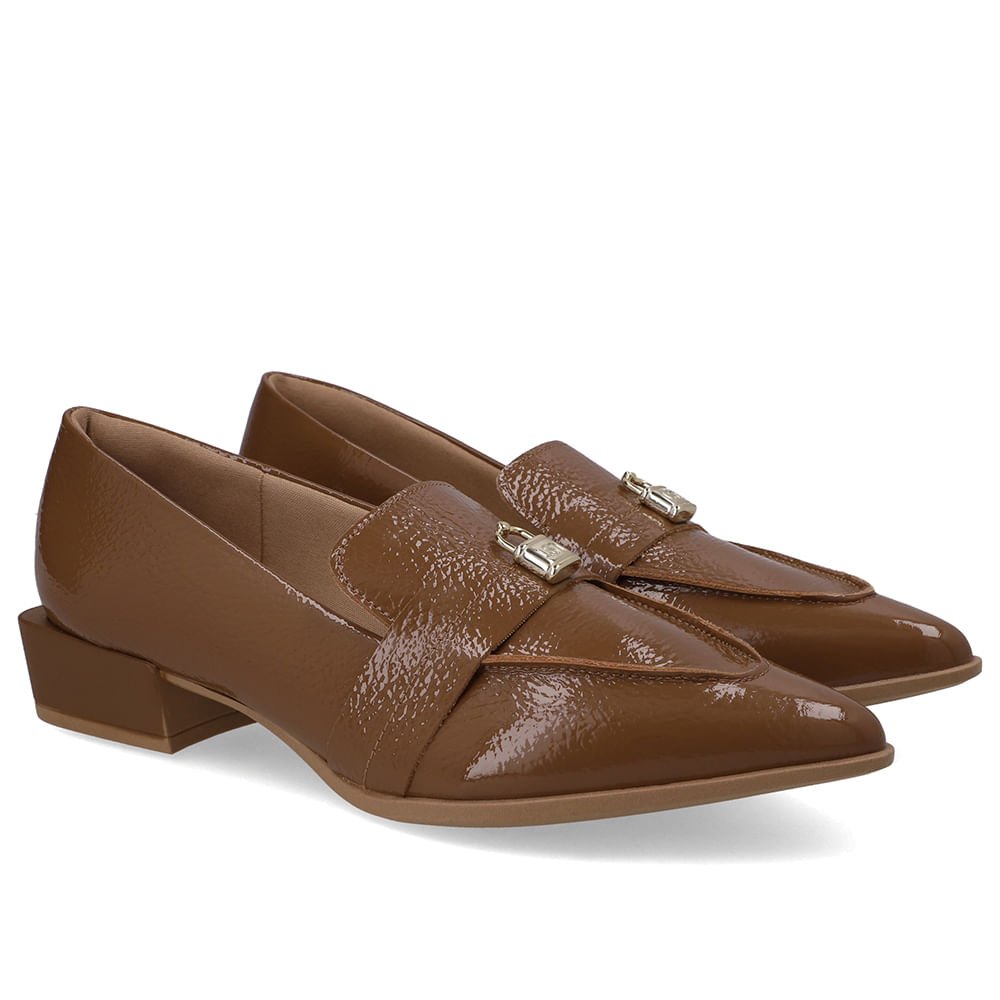 Loafer Couro Marrom Bico Fino Enfeite Cadeado Marrom 2