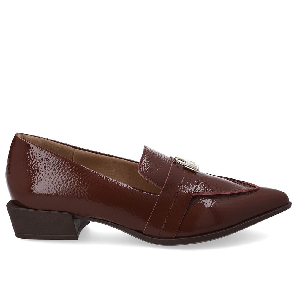 Loafer Couro Vermelho Bico Fino Enfeite Cadeado