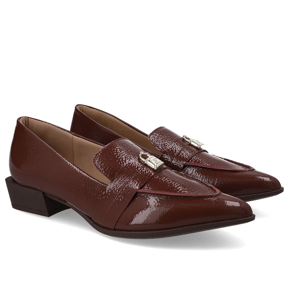 Loafer Couro Vermelho Bico Fino Enfeite Cadeado Vermelho 2
