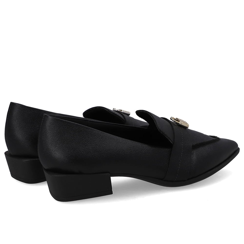 Loafer Couro Preto Bico Fino Enfeite Cadeado Preto 3