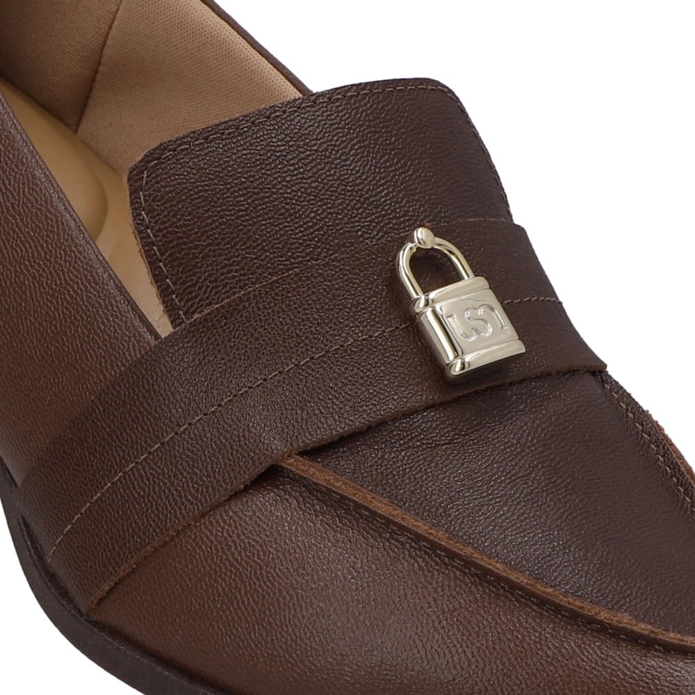 Loafer Couro Marrom Bico Fino Enfeite Cadeado Marrom 4