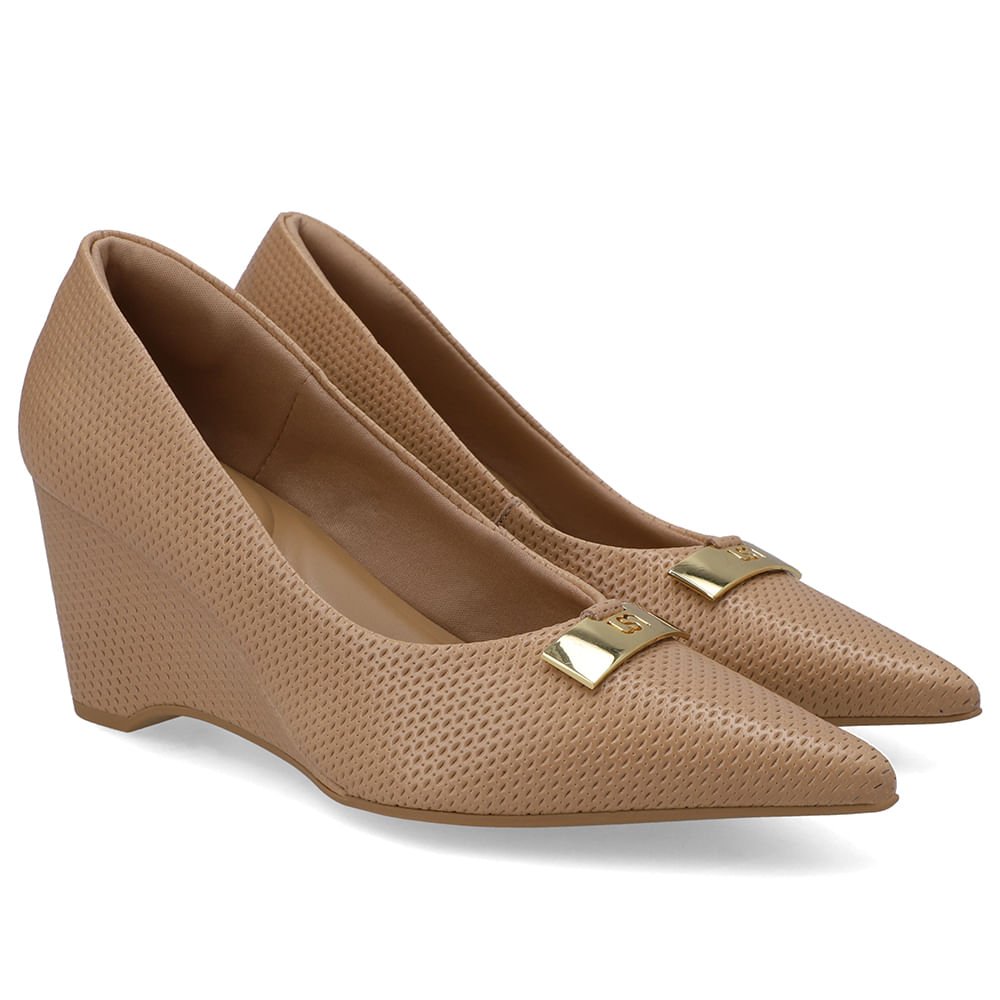 Scarpin Couro Bege Enfeite Chapa Bege 2