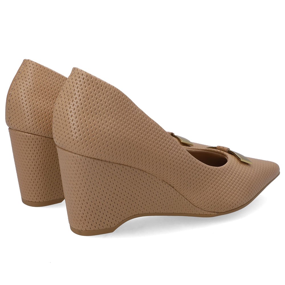 Scarpin Couro Bege Enfeite Chapa Bege 3