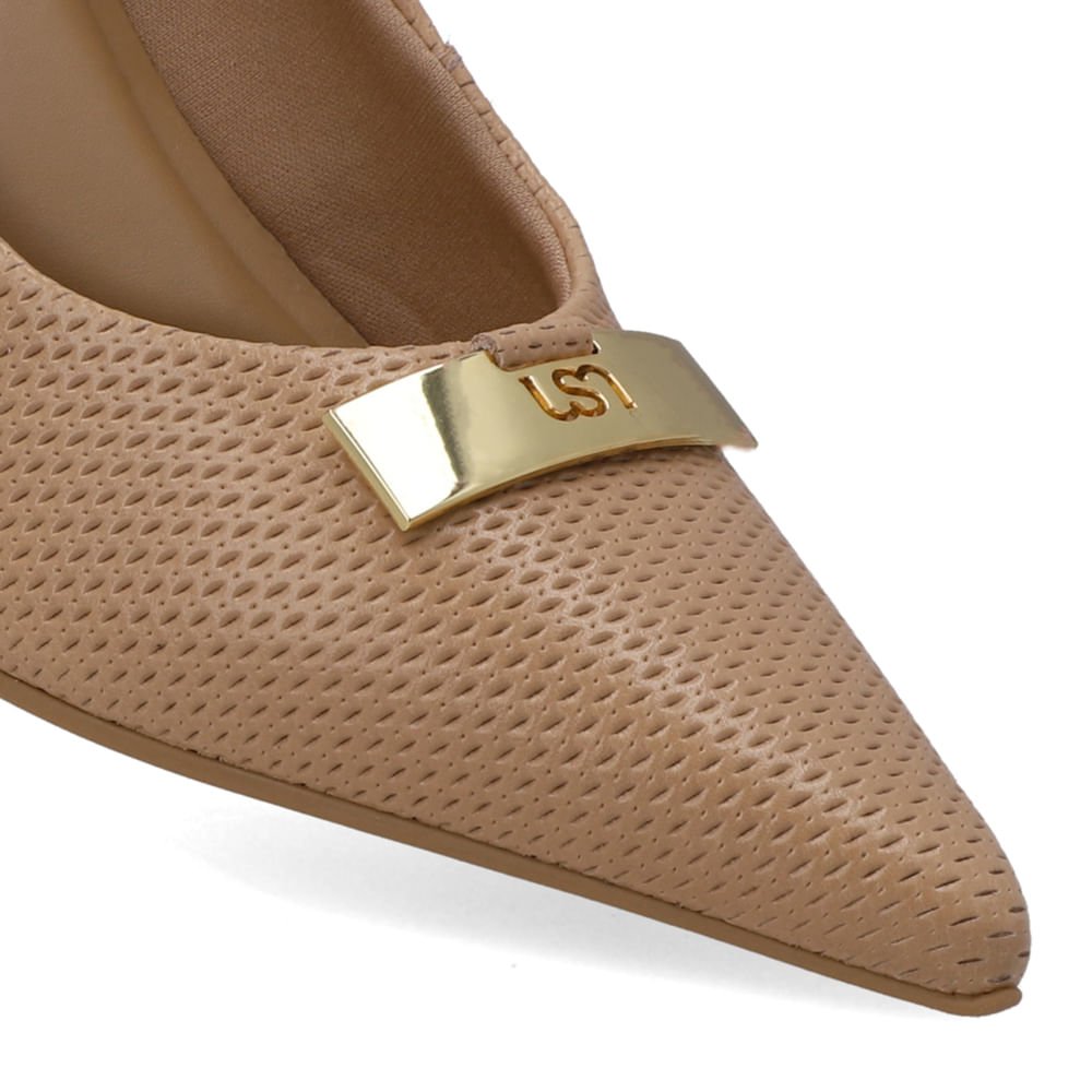 Scarpin Couro Bege Enfeite Chapa Bege 4