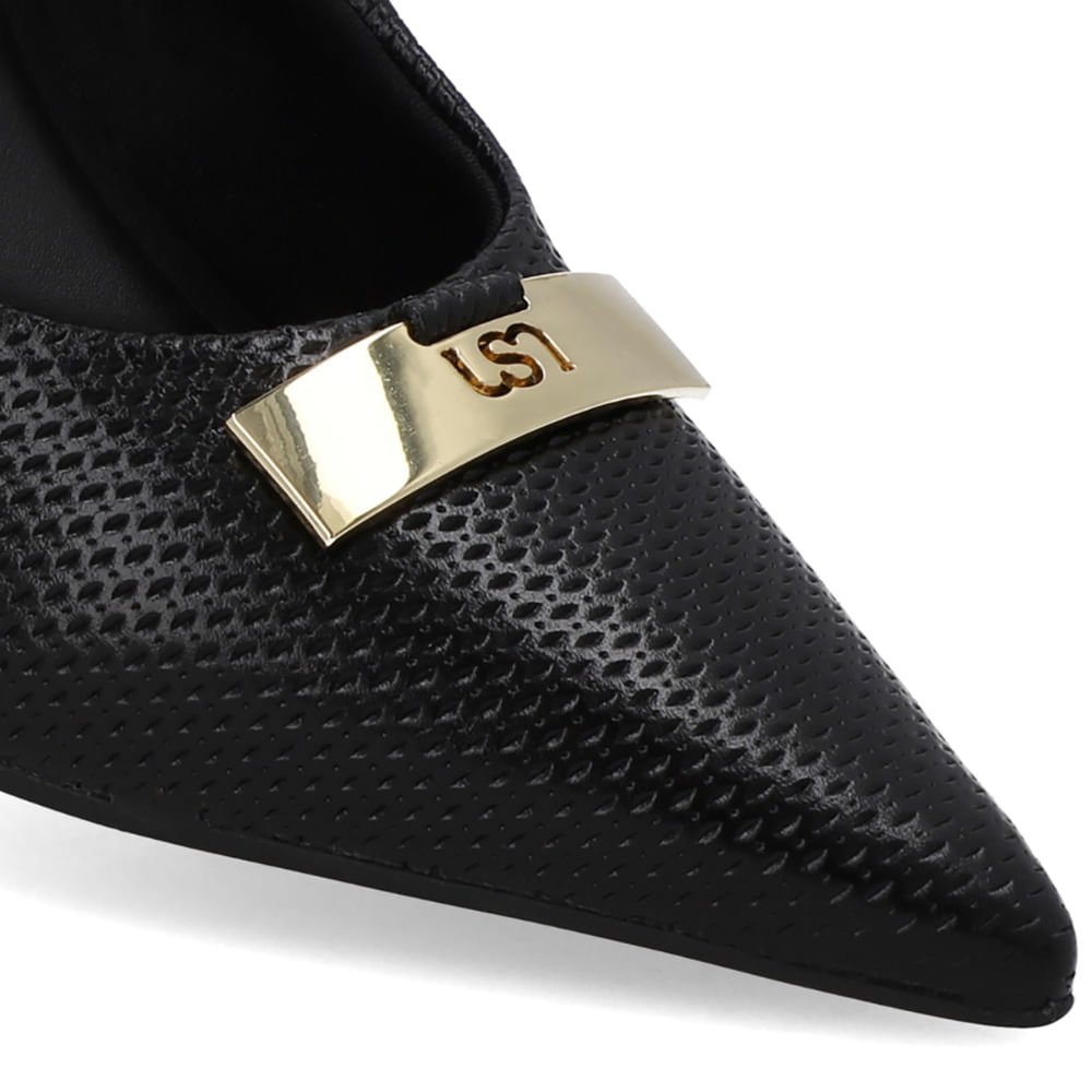 Scarpin Couro Preto Enfeite Chapa Preto 4