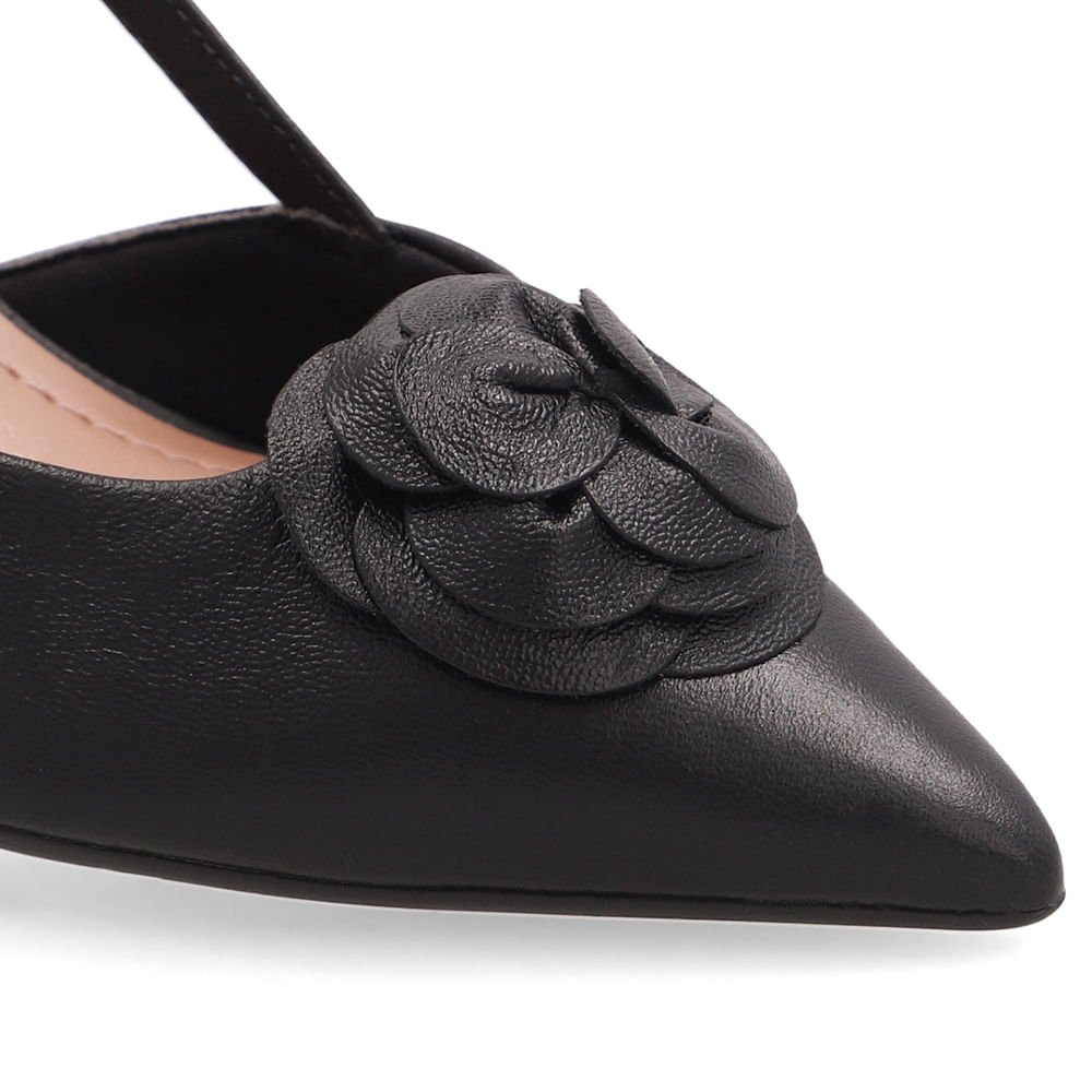 Slingback Em Couro Preto Com Enfeite Floral Preto 4