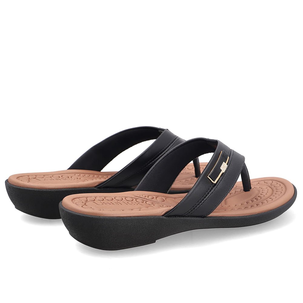 Chinelo Em Couro Preto Com Enfeite Preto 3