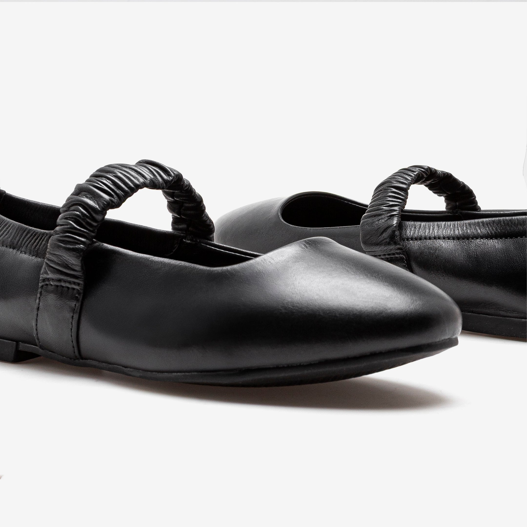 Sapatilha Feminina Emma Couro Preto Preto 4