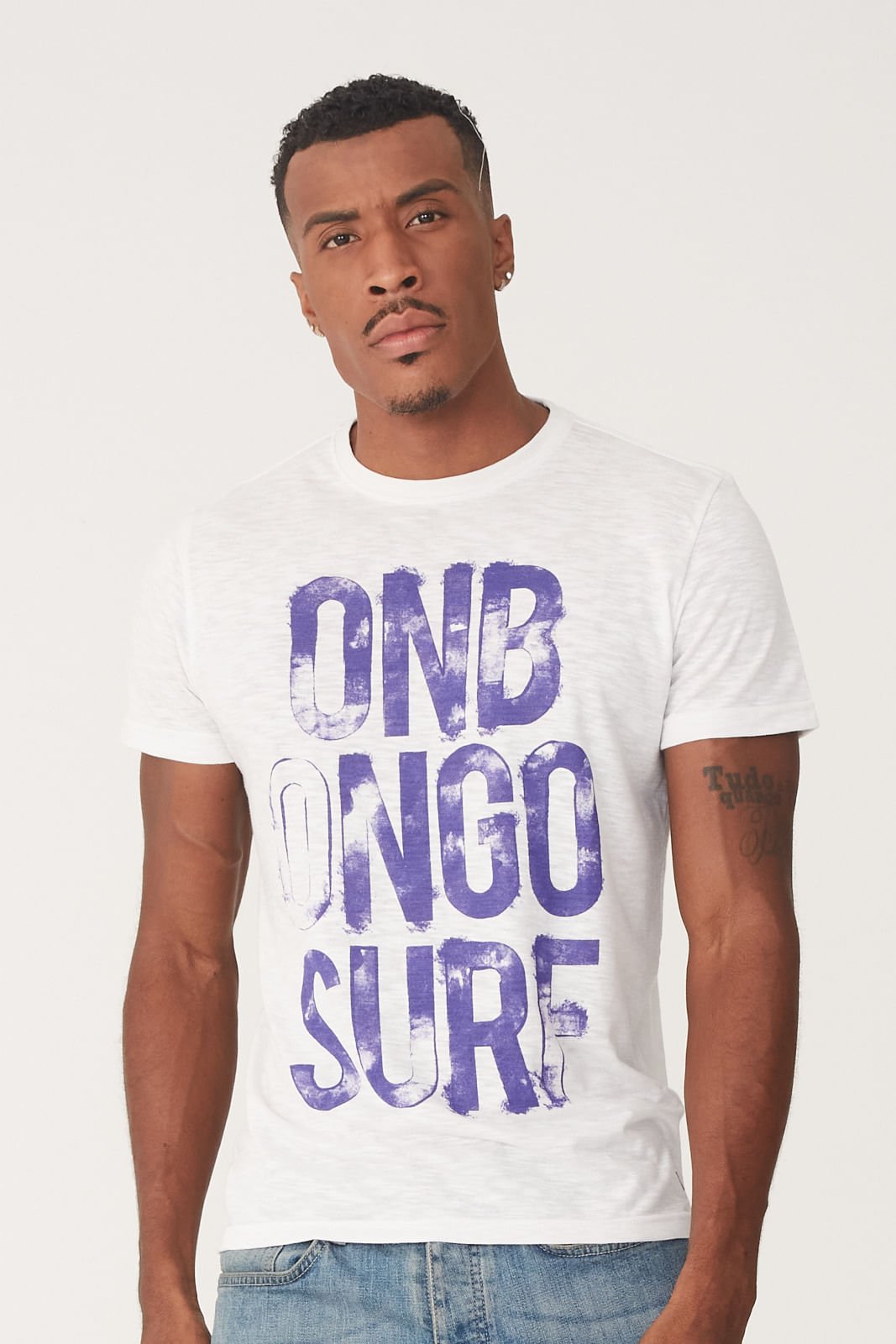 Camiseta Onbongo Especial Cinza