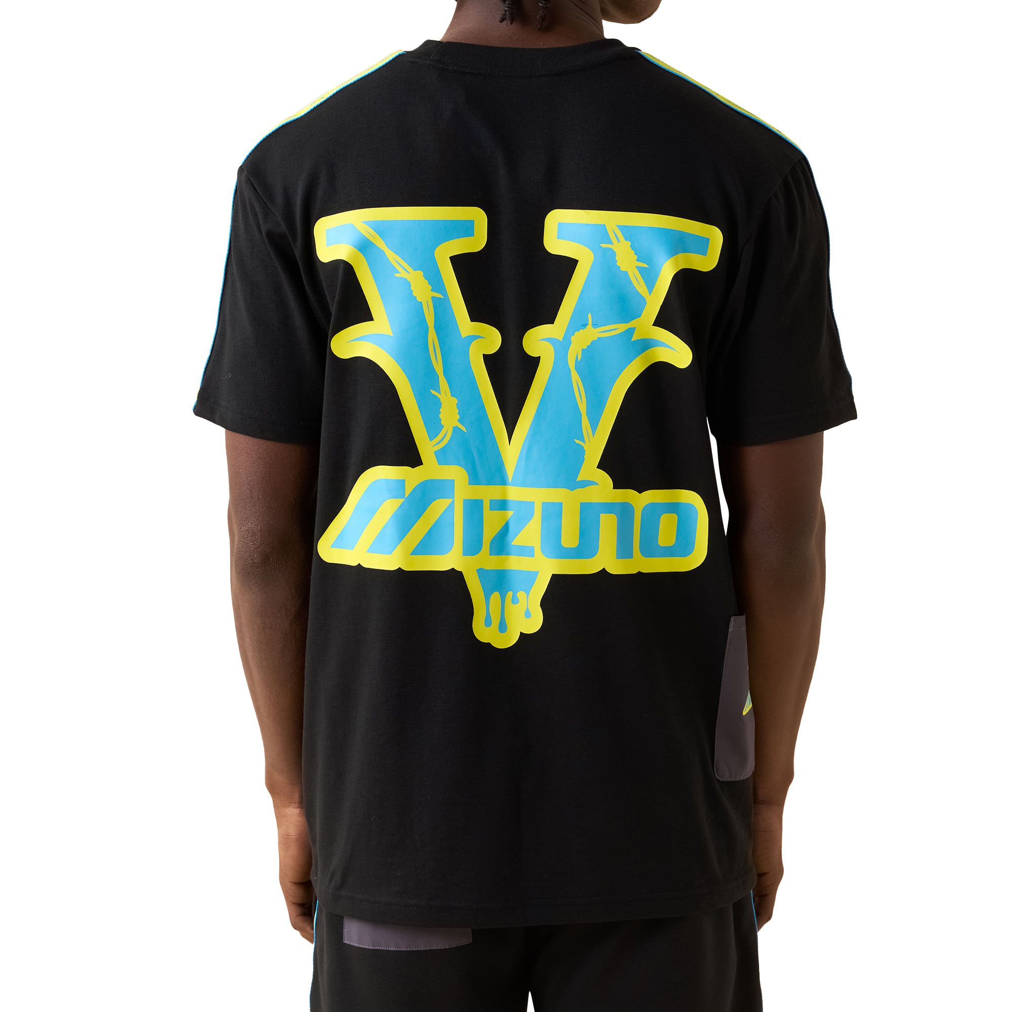 Camiseta Casual Vrunk x Mizuno com Bolso Preto 2