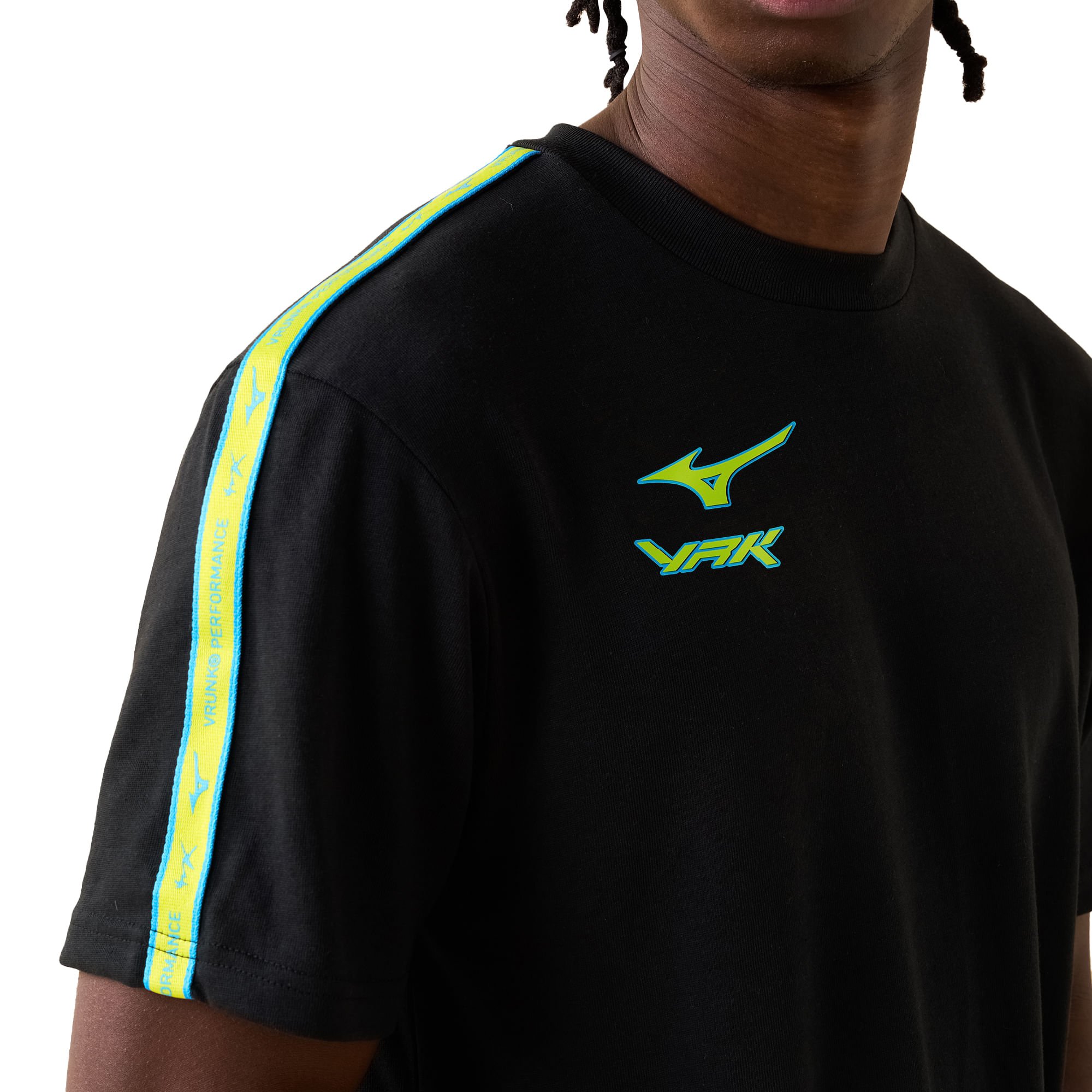 Camiseta Casual Vrunk x Mizuno com Bolso Preto 3