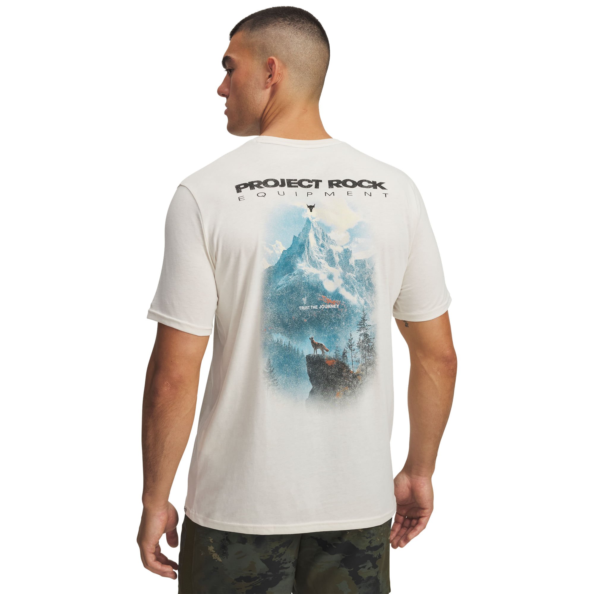 Camiseta Sportstyle Under Armour Project Rock Q4 Payoff Masculina Branco 2