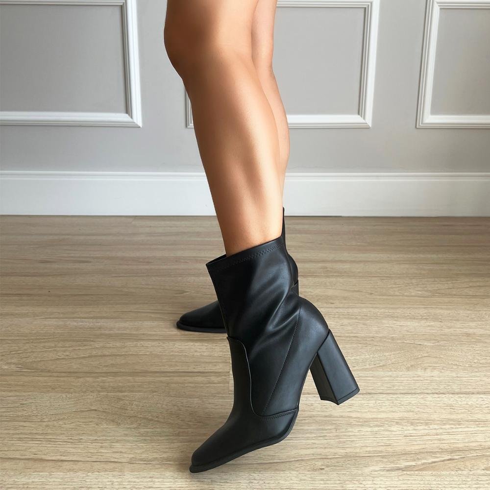 Bota Salto Bloco Julia Preto Preto 7