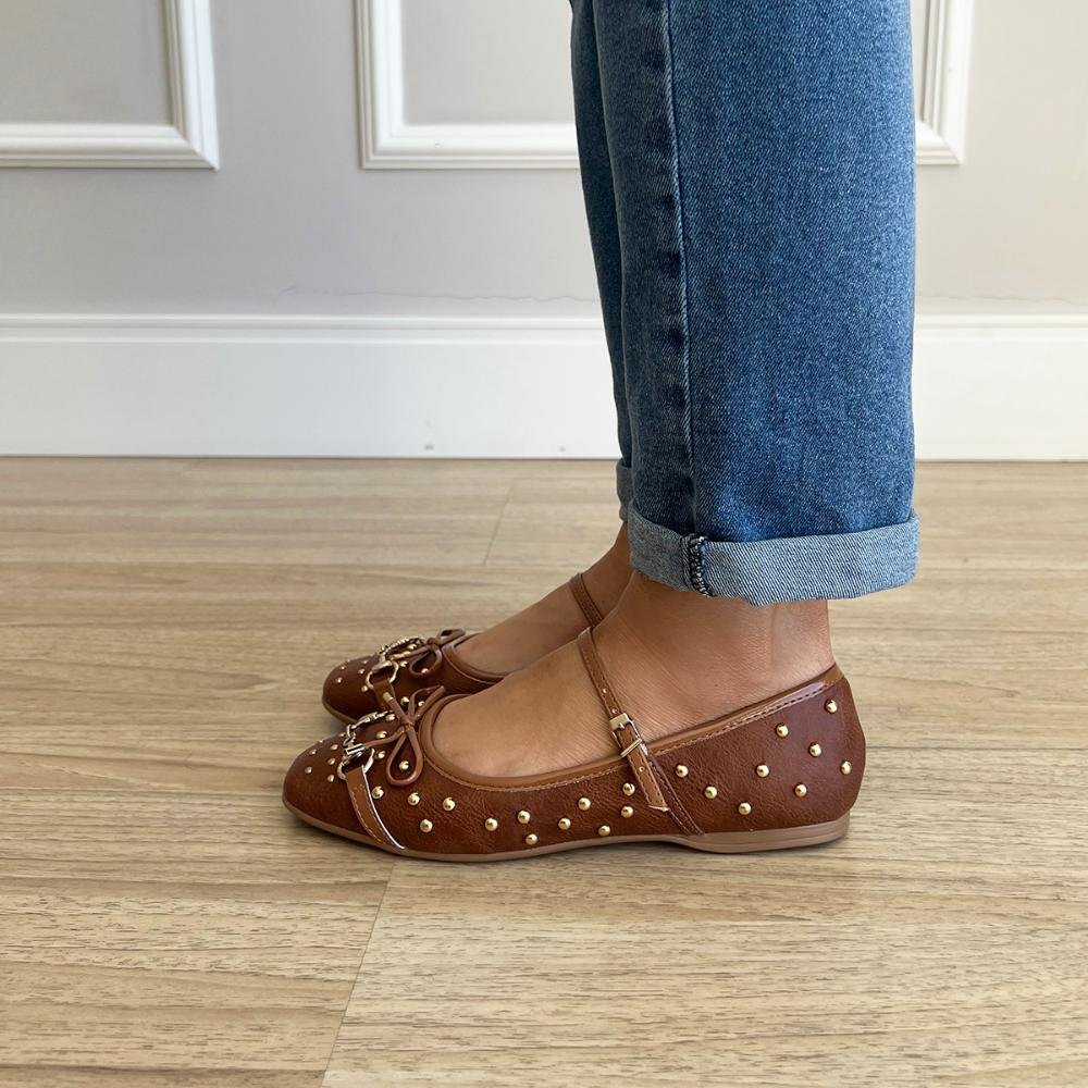 Sapatilha Amanda Tachas Laço Caramelo Marrom 8