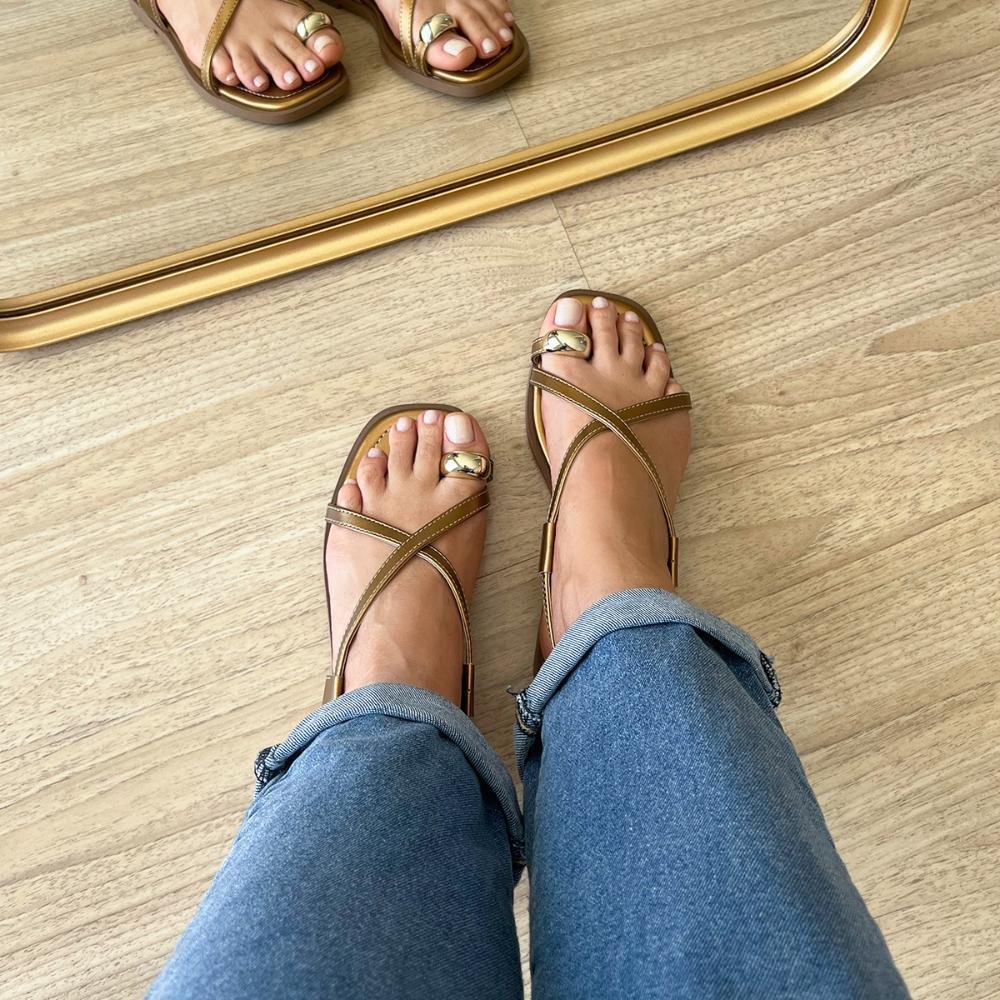 Sandália Rasteira Samira Dedo Bronze com Dourado Marrom 7